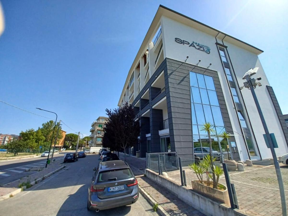 פסקרה Hotel Spazio Residenza מראה חיצוני תמונה