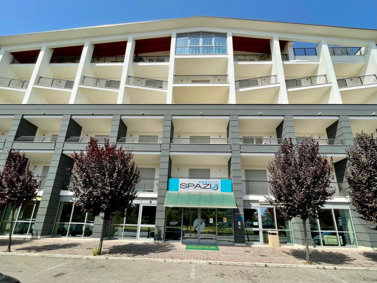 פסקרה Hotel Spazio Residenza מראה חיצוני תמונה